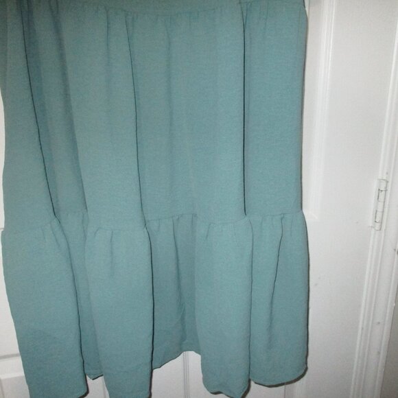 Green Dress Relax Fit Size Medium by Bloom Chic - Picture 3 of 7